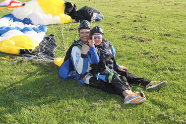 Suna gleitet durch die Lüfte