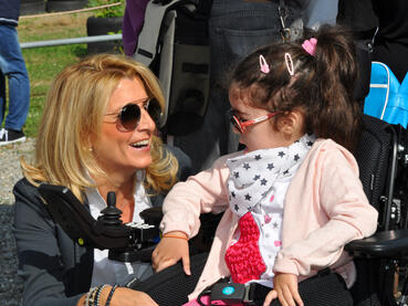 Karin Haug-Bleuler, Geschäftsführerin von der ersten Stunde der Stiftung an bis heute, beim jährlich stattfindenden Familientag mit Wunschkindern und ihren Familien, Mitarbeitenden, freiwillig engagierten Traumteam-Mitgliedern, Partnern und vielen weiteren Freunden der Stiftung Wunderlampe.